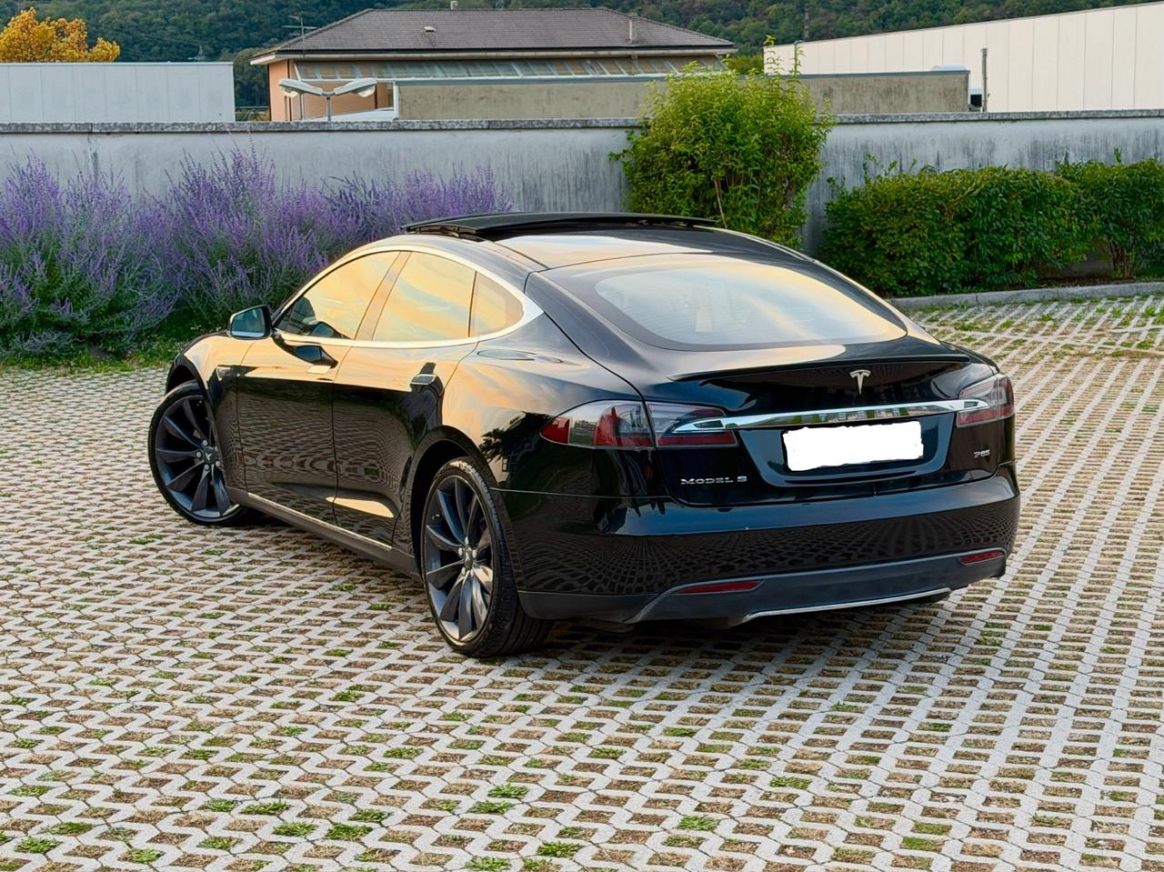 Tesla Model S P85 ,,RICARICA SC01 GRATIS A VITA”
