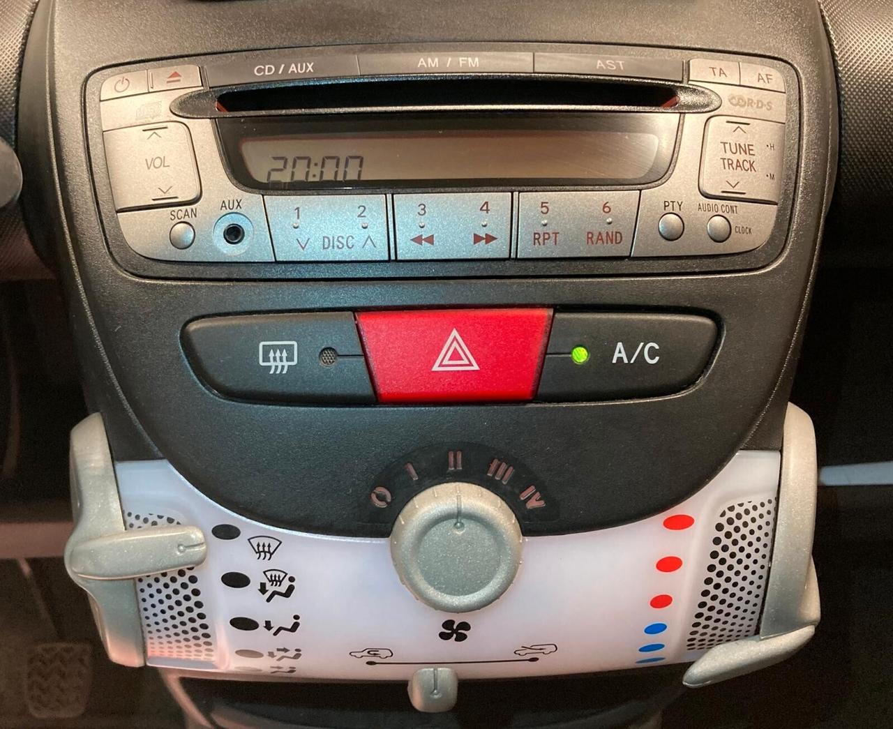 PEUGEOT 107 1.0-OK NEOPATENTATI- 84.000 KM ORIG