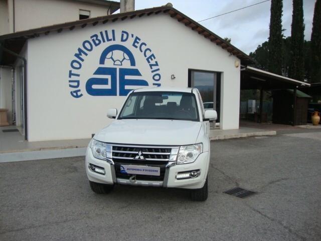 Mitsubishi Pajero 3.2 DI-D 16V aut. 3p. Invite DPF