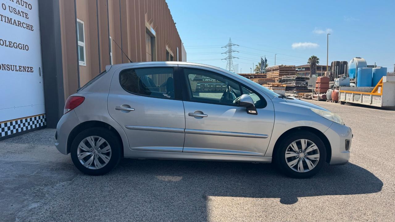 Peugeot 207 1.4 75CV NEOPATENTATI - 2011