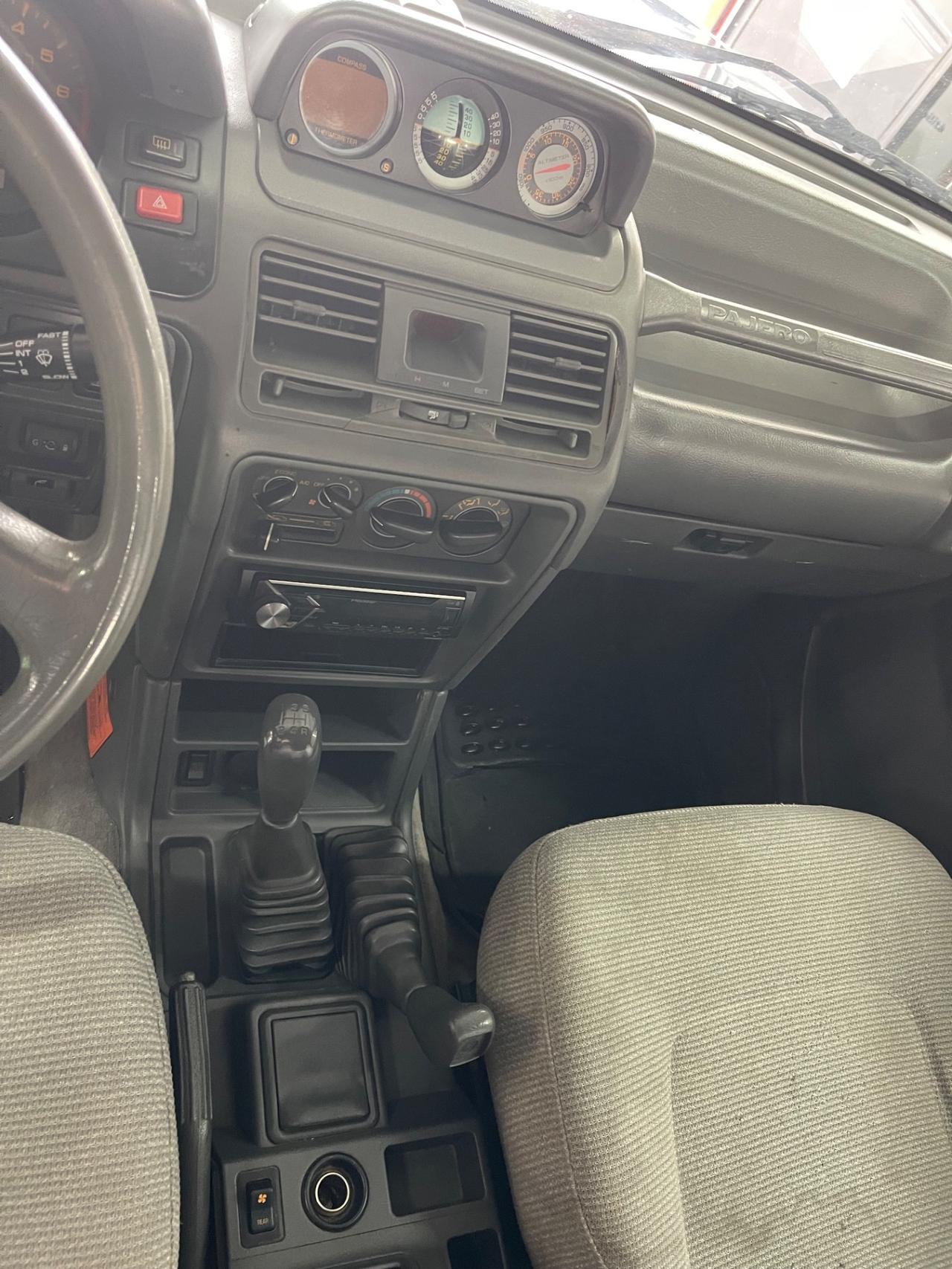 Mitsubishi Pajero 3.0 V6 GLS GPL Gancio PERMUTE RATE
