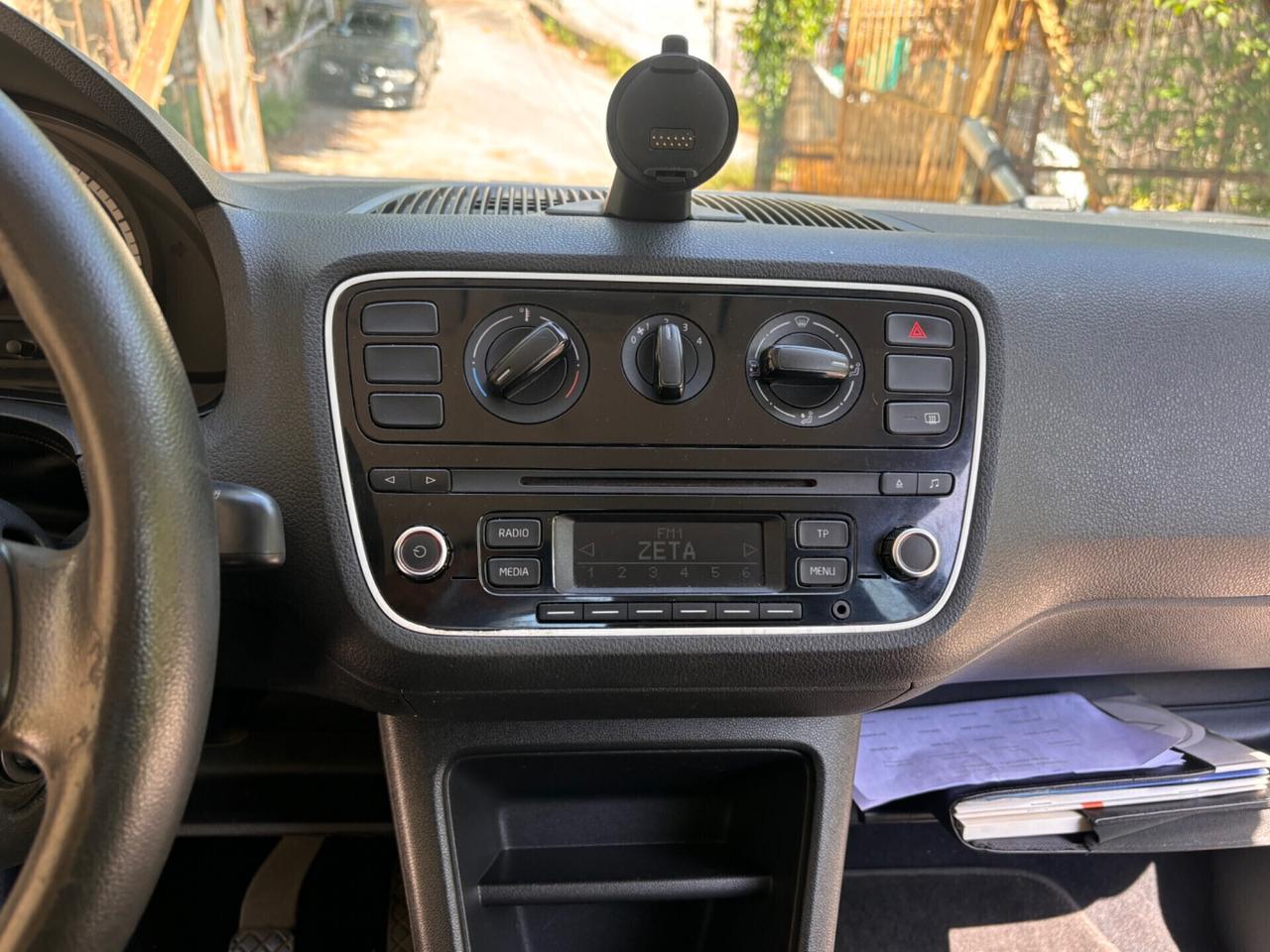 Volkswagen up! 1.0 3p. take