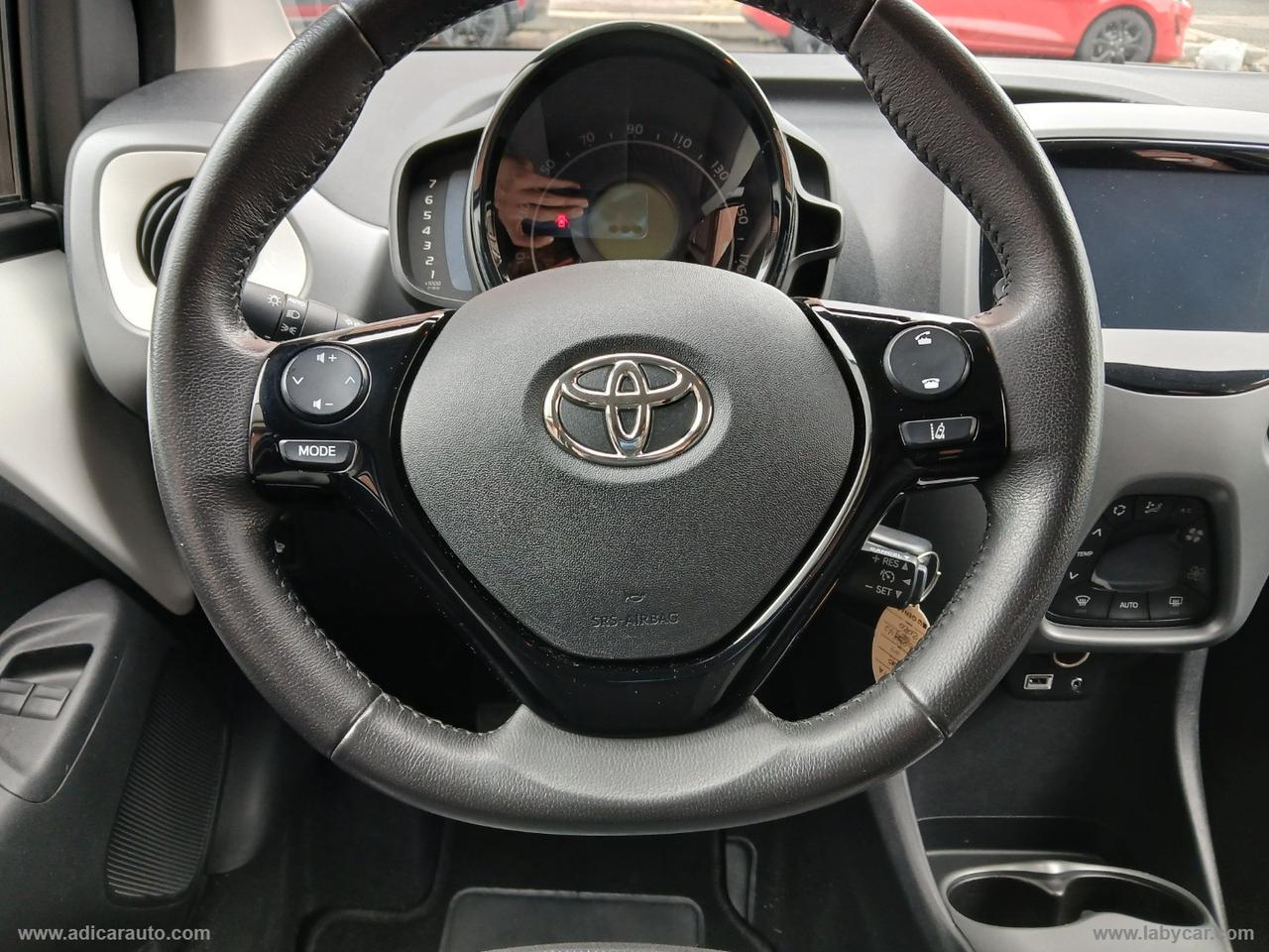 TOYOTA Aygo Connect 1.0 VVT-i 72 CV 5p. x-cool