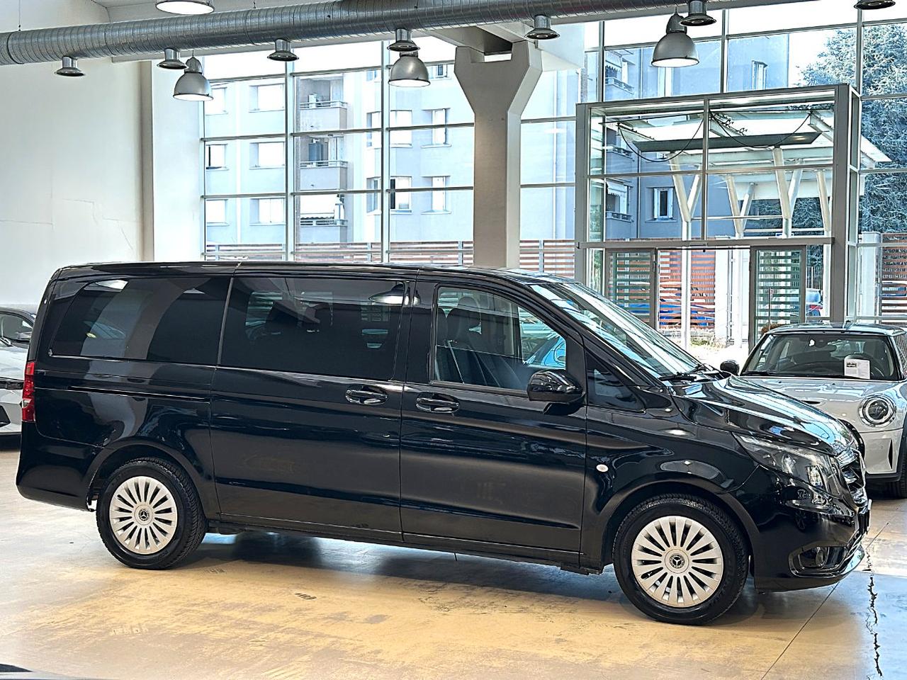 MERCEDES Vito 114 cdi long tourer auto - 9 Posti - IVA Esposta