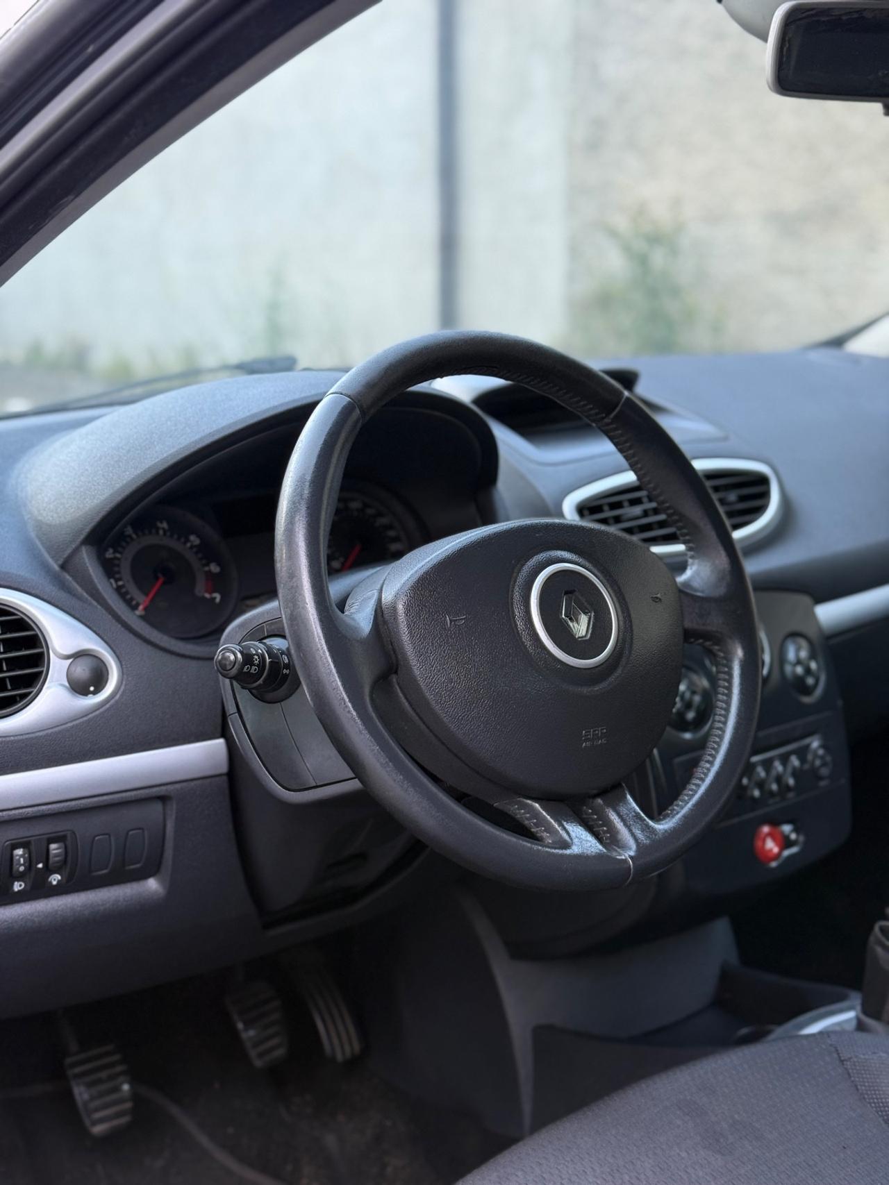 Renault Clio 1.2benz ideale per neo