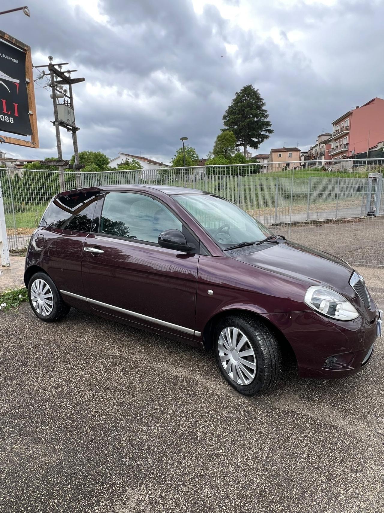 Lancia Ypsilon 1.3 MJT 75 CV Elle