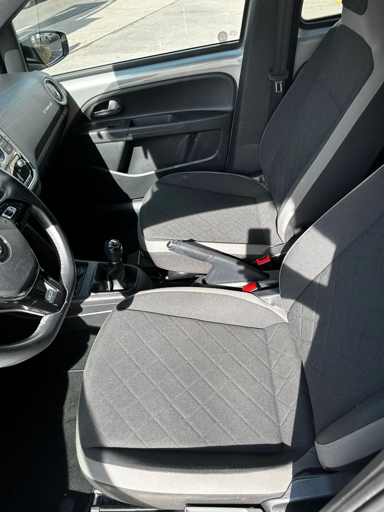 Volkswagen up! 1.0 75 CV 5p. cross up!