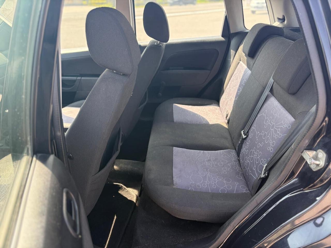 Ford Fiesta 1.4 TDCi 5p. Ghia NEOPATENTATI