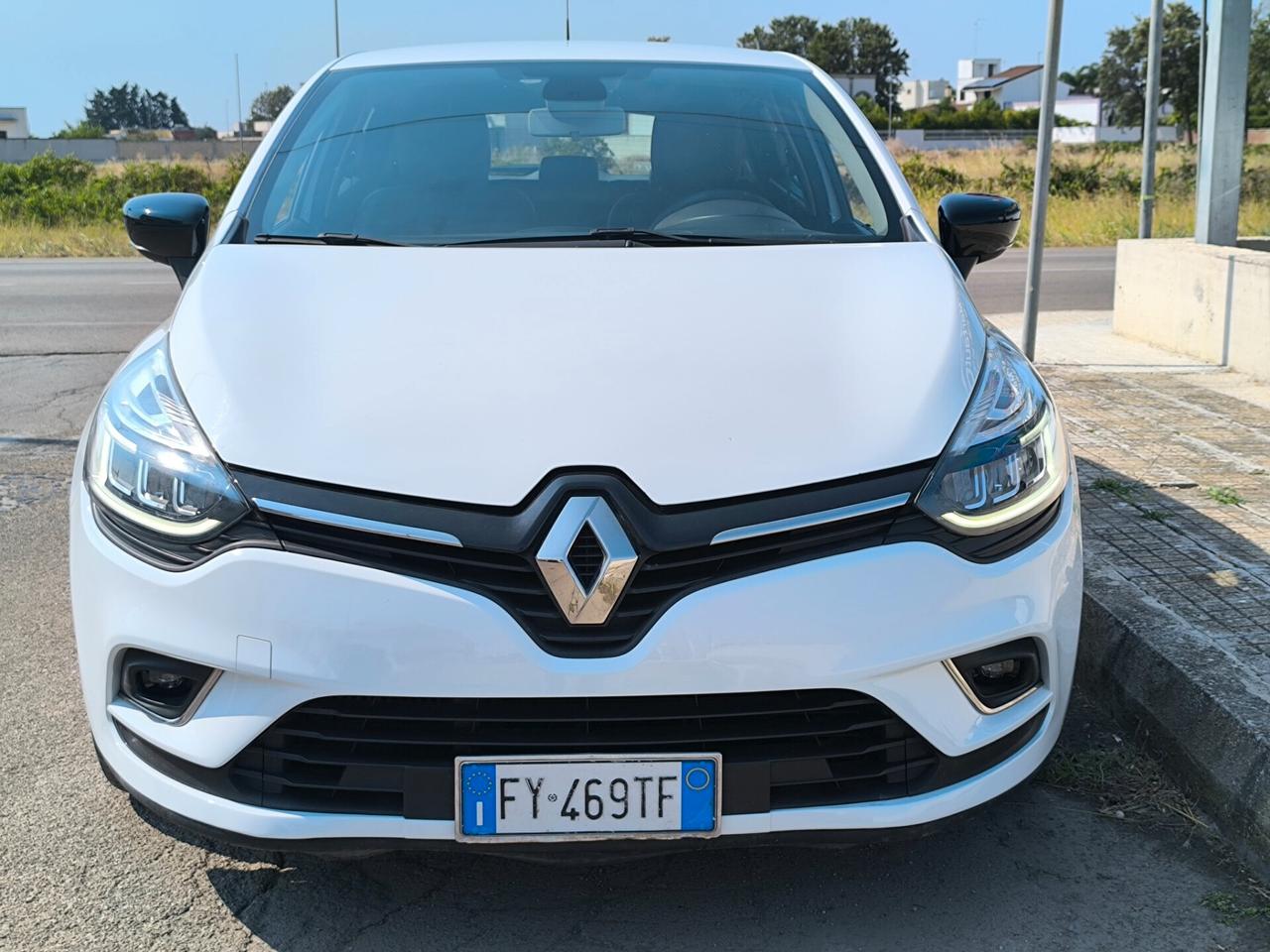 RENAULT CLIO MOSCHINO 1.5 HDI 75cv LED/NAVI/SES.POST/RETROCA