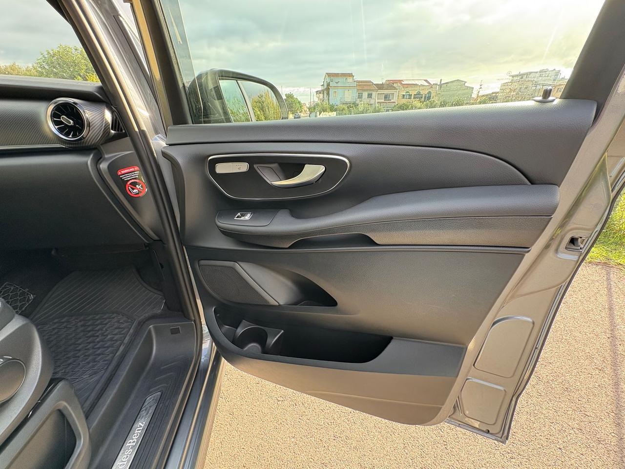 Mercedes-Benz V 250 D Sport #7468