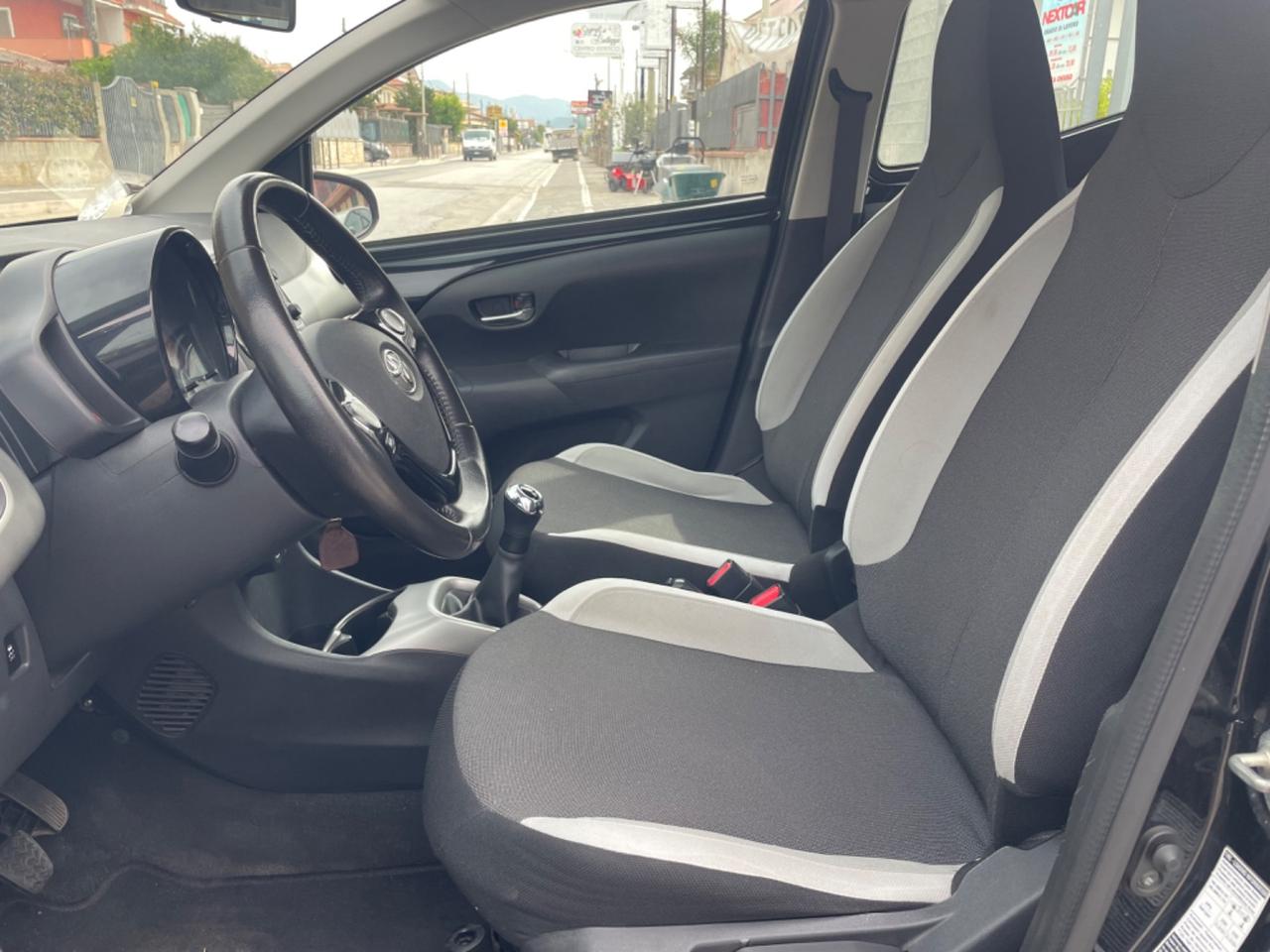 Toyota Aygo 1.0 VVT-i 69 CV 5 porte x-business
