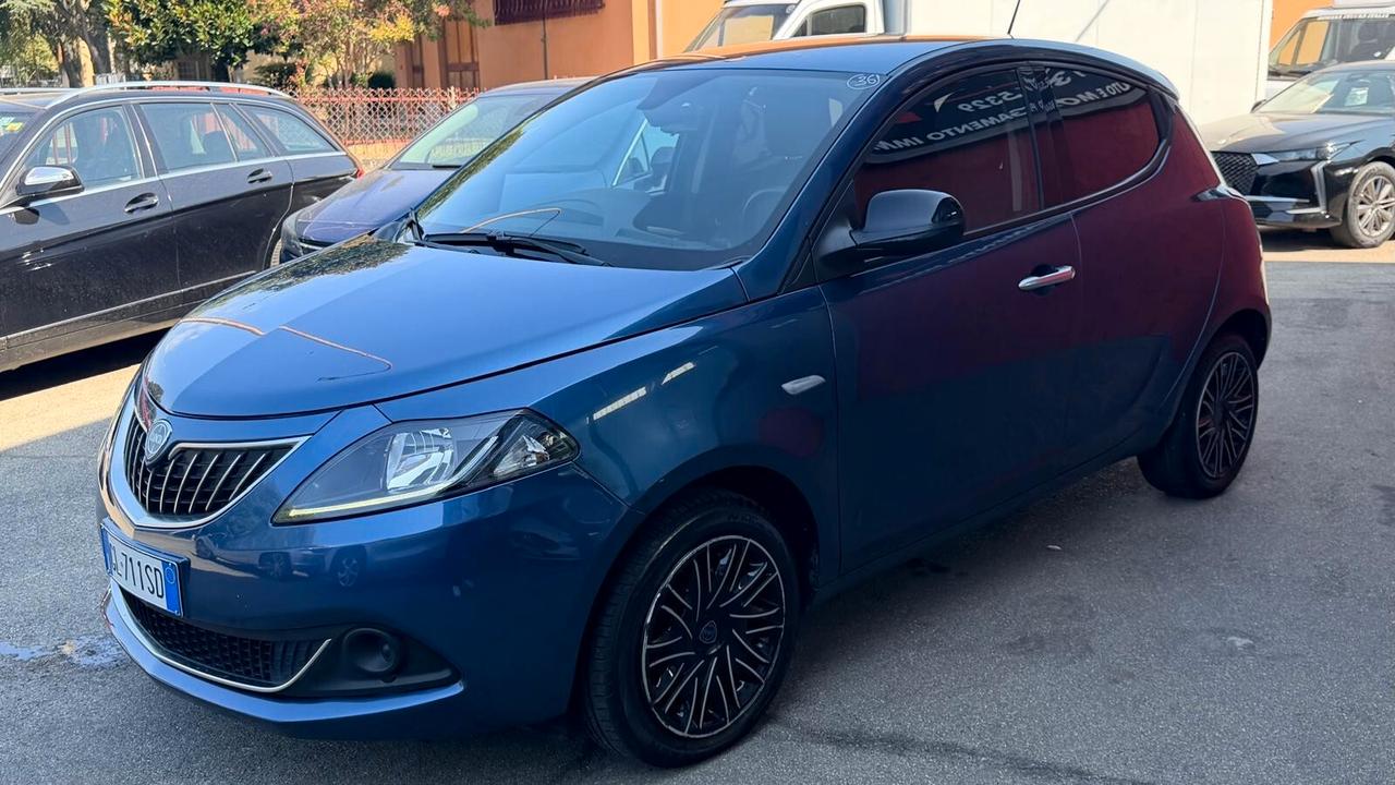 Lancia Ypsilon 1.0 FireFly 5 porte S&S Hybrid Alberta Ferretti