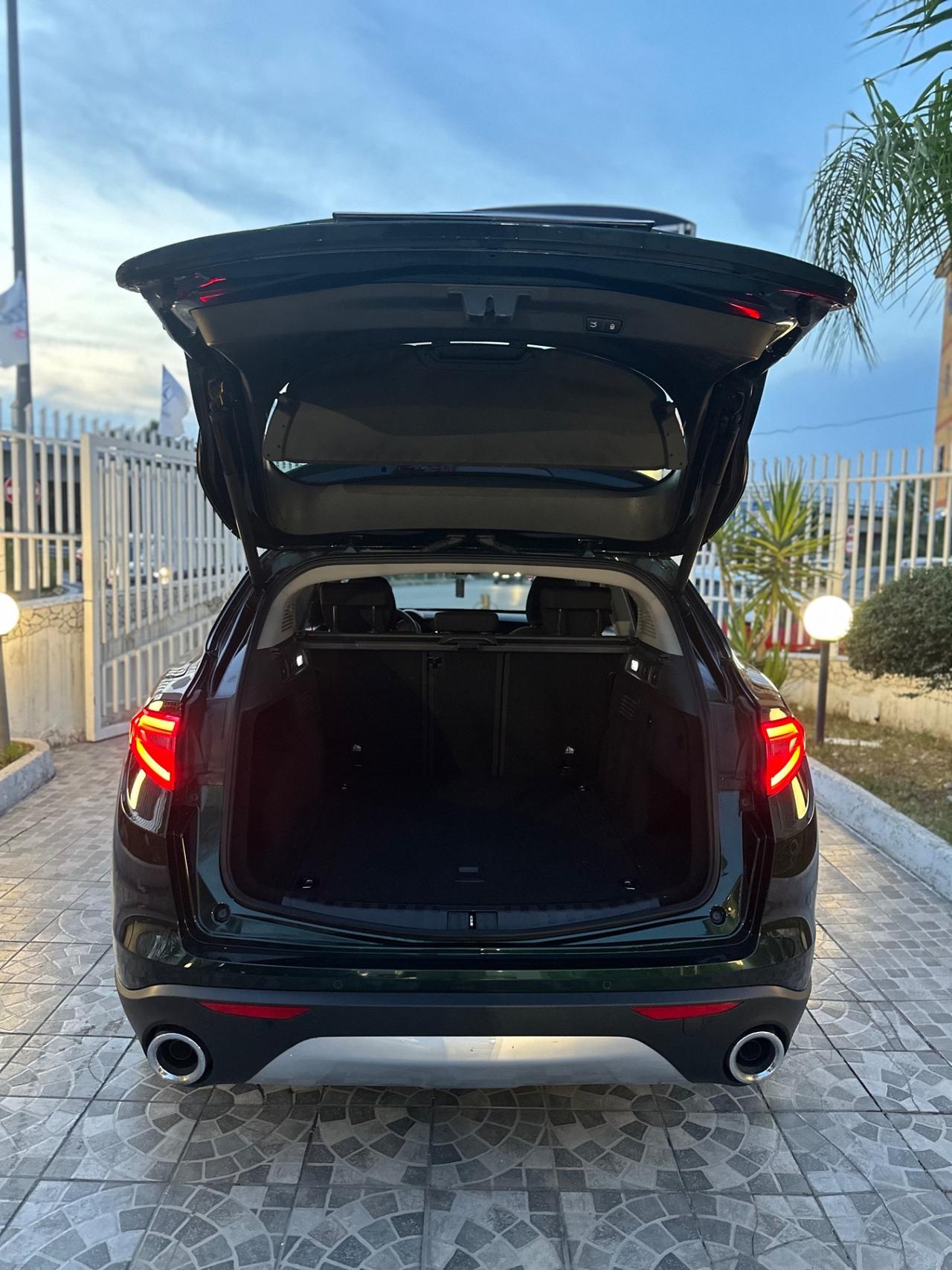 Alfa Romeo Stelvio 2.2 Turbodiesel 160 CV AT8 RWD Business