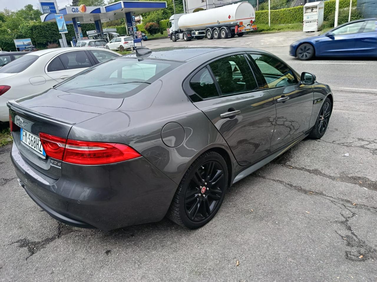 Jaguar XE 2.0 D 204 CV aut. R-Dynamic HSE
