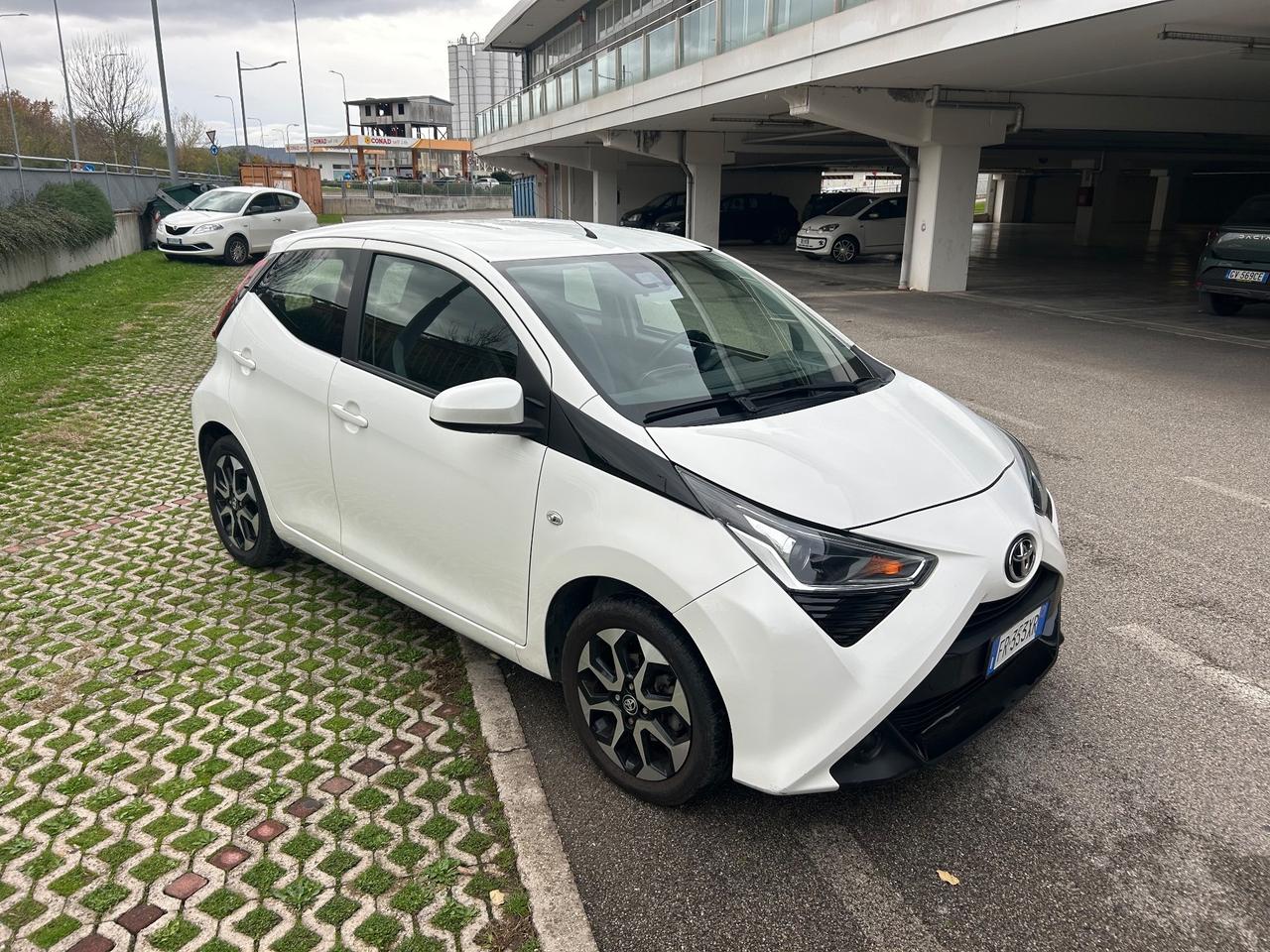 Toyota Aygo 1.0 VVT-i 72 CV 5 porte x-cool