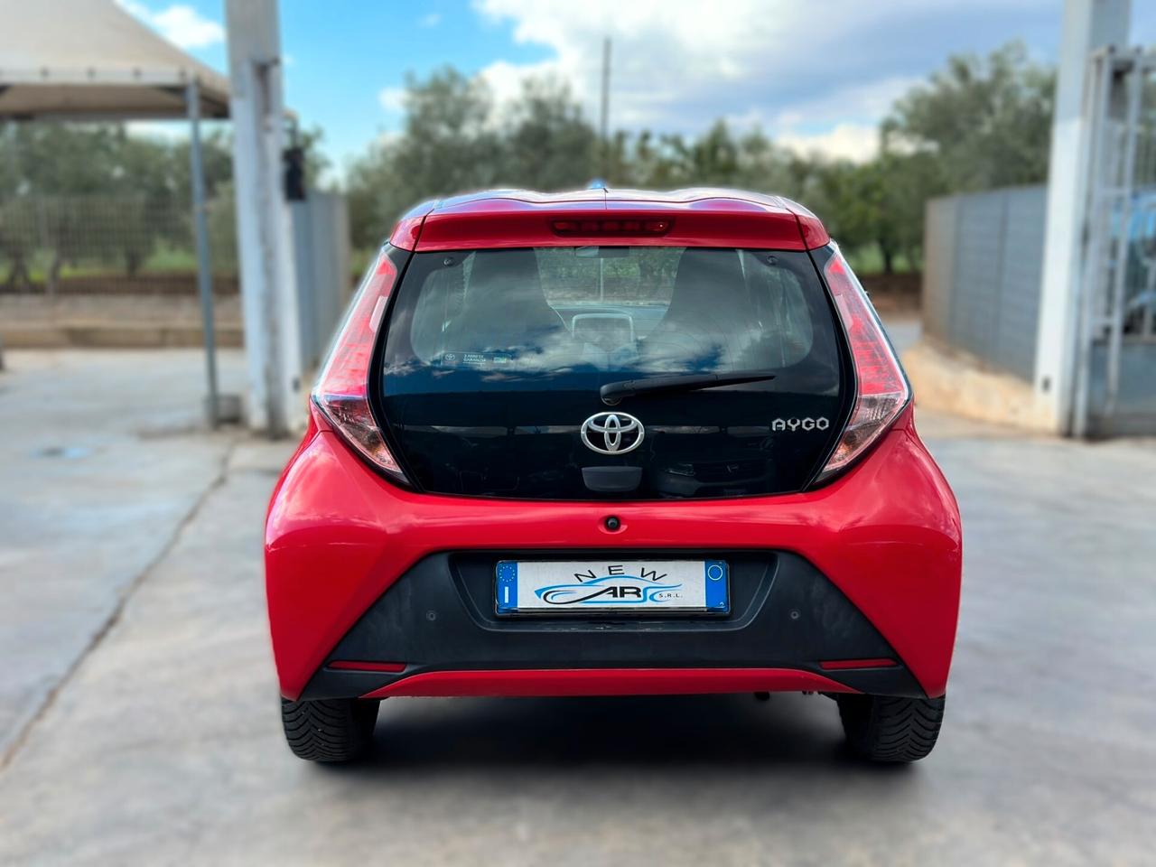 Toyota Aygo 1.0 VVT-i 69 CV 5 porte x-cool TSS