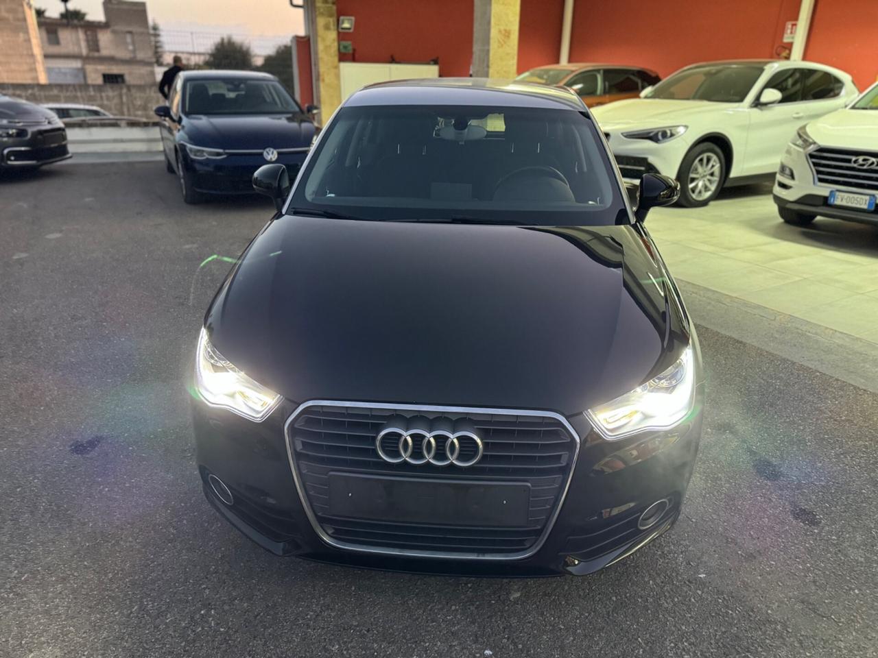 Audi A1 SB 1.6 tdi 90cv Led Navi Bicolor Neopatentati