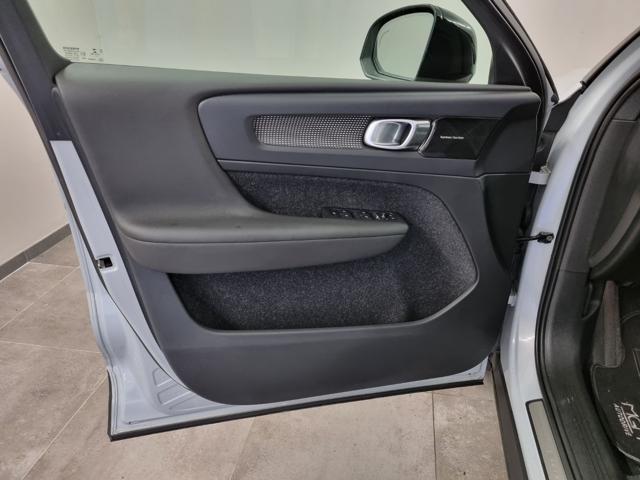 VOLVO XC40 D3 R-design