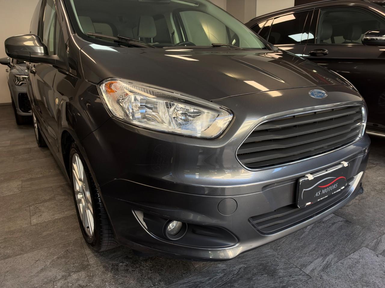 Ford Tourneo Courier 1.5 TDCI 95 CV Titanium