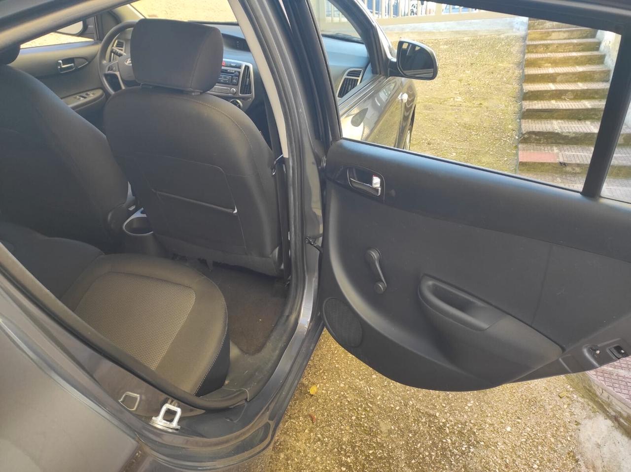 HYUNDAI I20 5 PORTE 1100 DIESEL MOTORE NUOVO