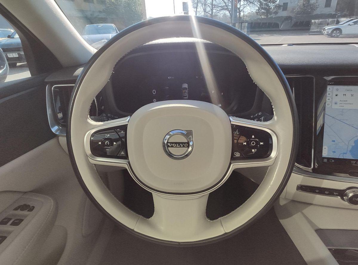 VOLVO - V60 - B4aut. Plus Bright