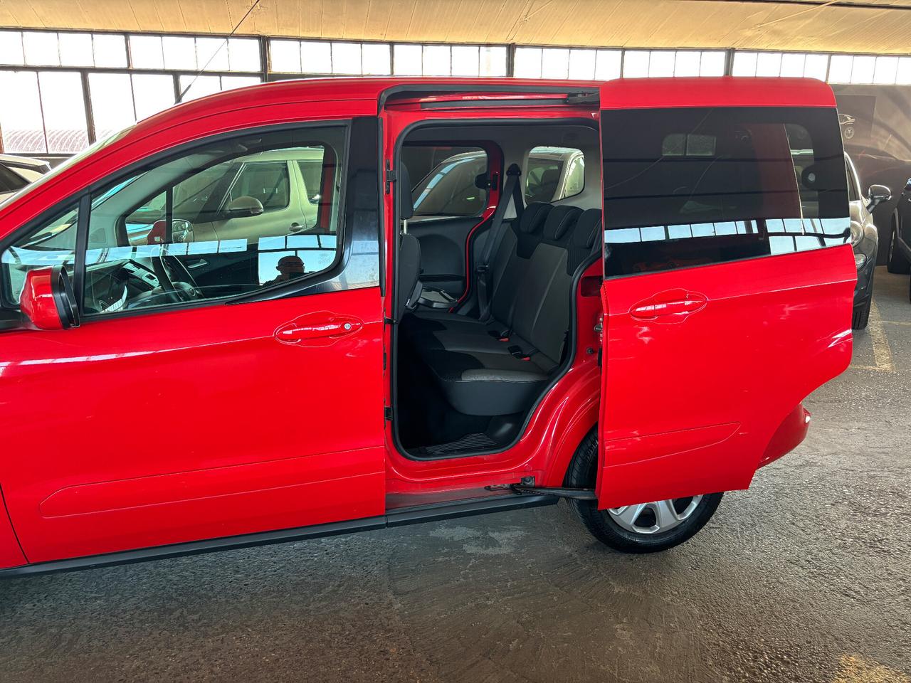 Ford Tourneo Courier 1.0 BENZINA 74KW 100CV Titanium