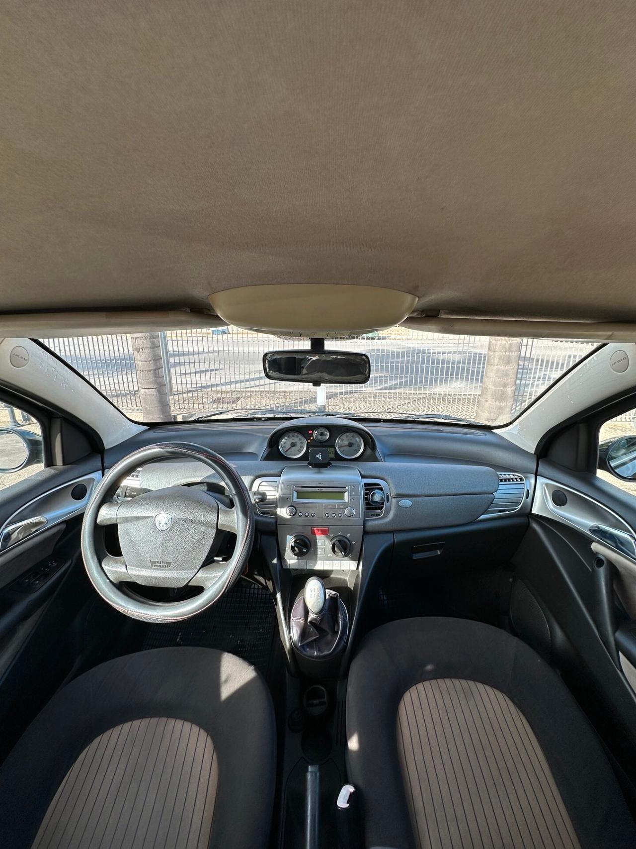 LANCIA YPSILON 1.2 BENZINA 2007 OK NEOPATENTATI