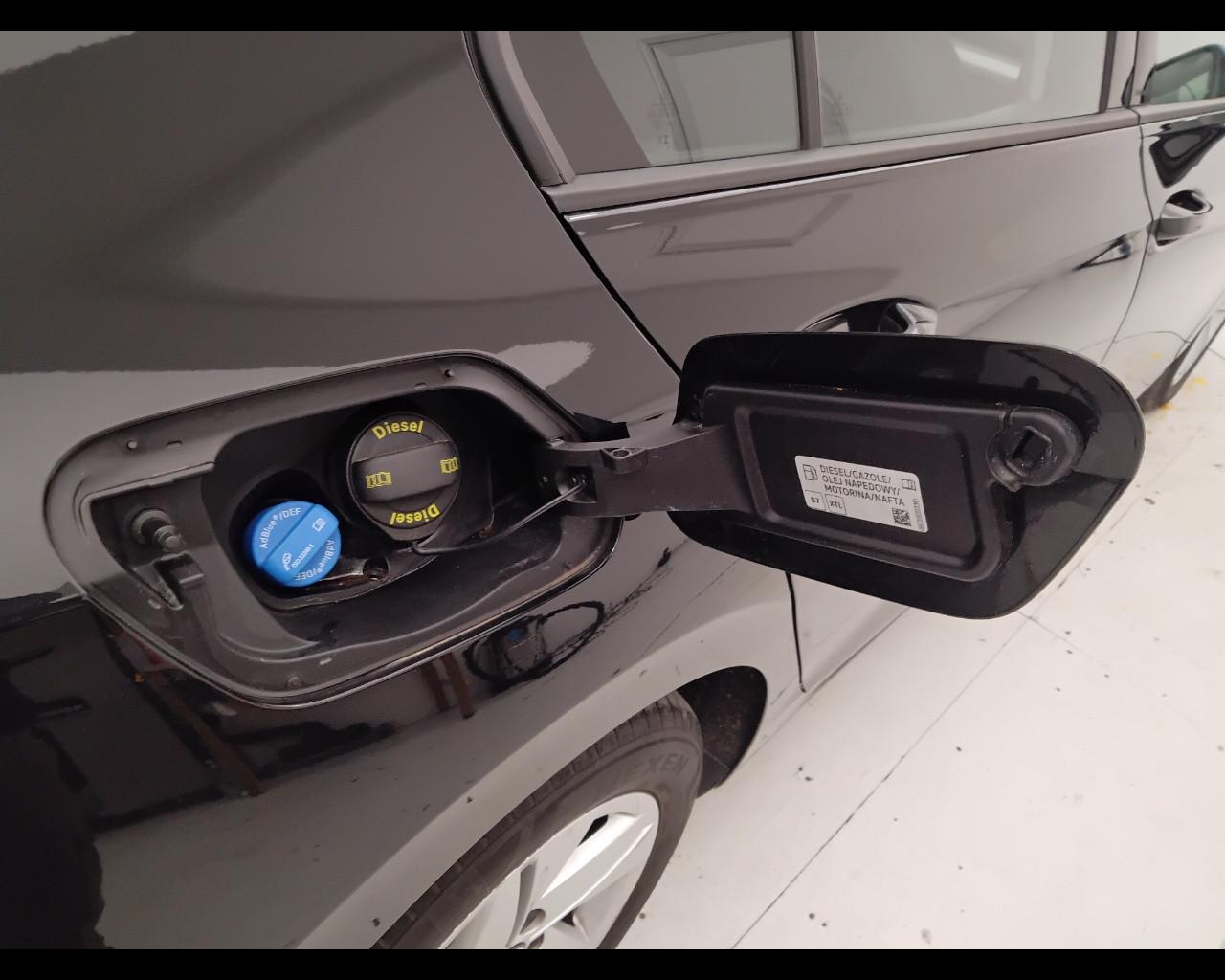 VOLKSWAGEN Golf VIII 2024 - Golf 2.0 tdi Life 115cv