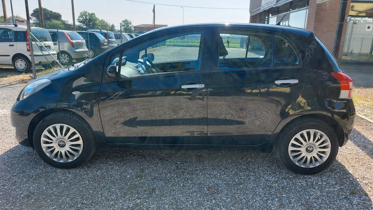 Toyota Yaris 1.0 5 porte Sol