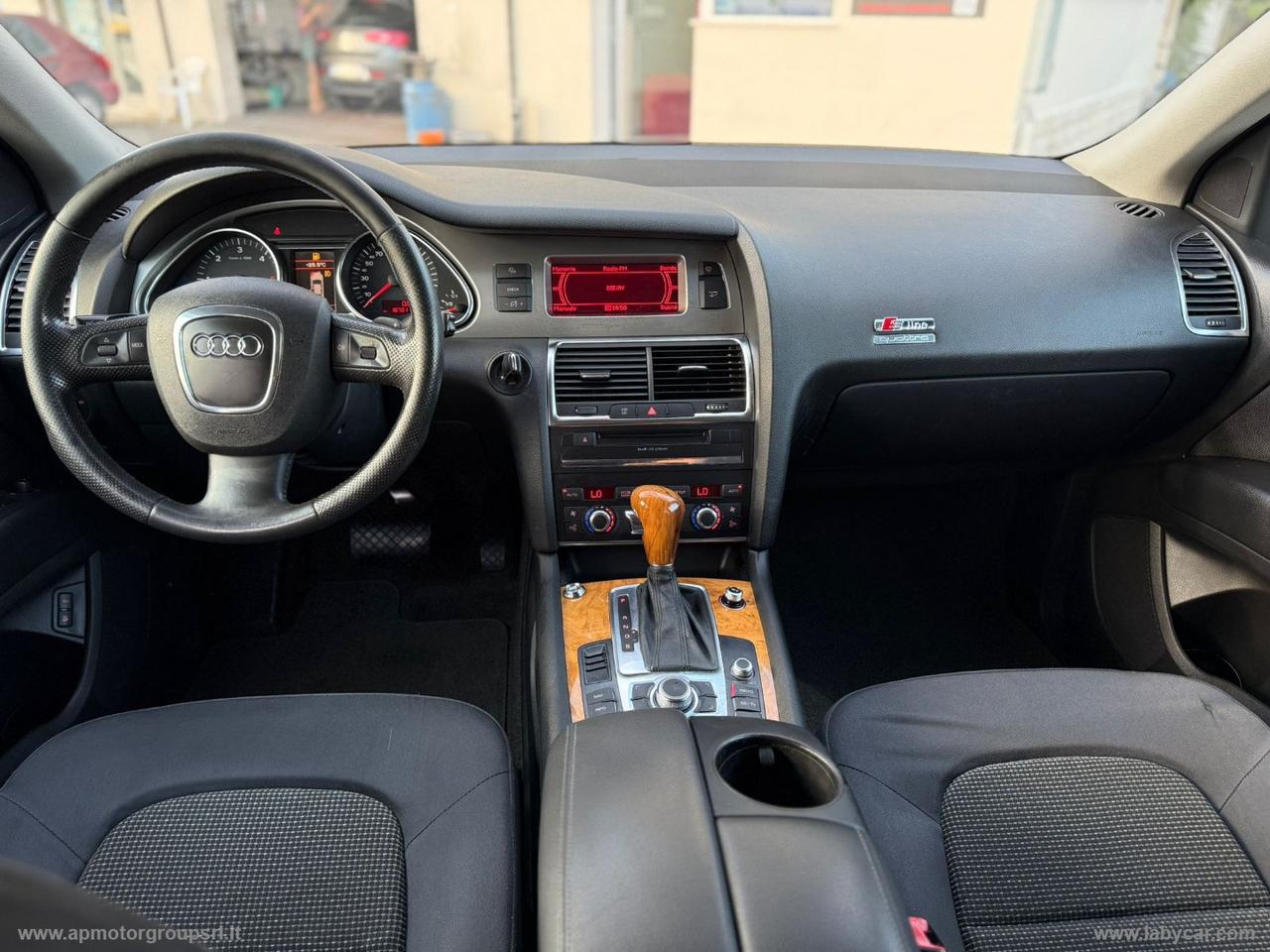 AUDI Q7 3.0 TDI 233CV quattro tiptronic
