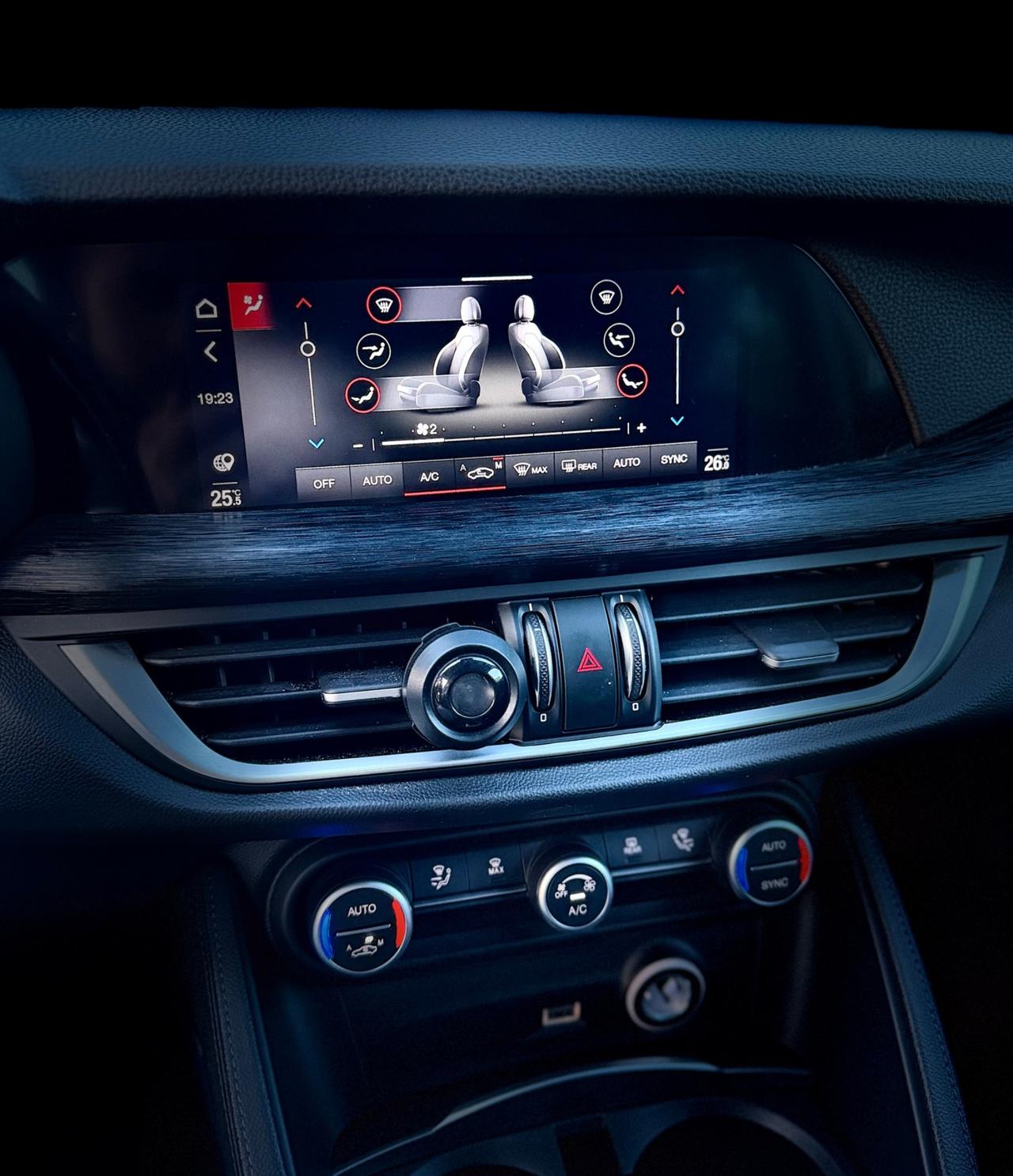 Alfa Romeo Stelvio 2.2 Turbodiesel 160 CV AT8 RWD Business