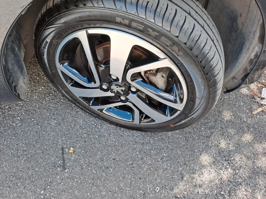 Peugeot 108 VTi 72 5 porte Allure - solo 45.000 km - ok Neopatentati