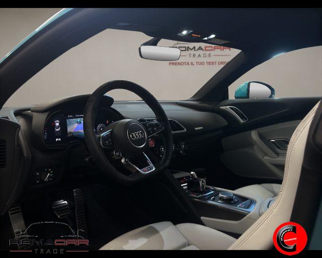 AUDI R8 Coupé V10 RWD S tronic performance