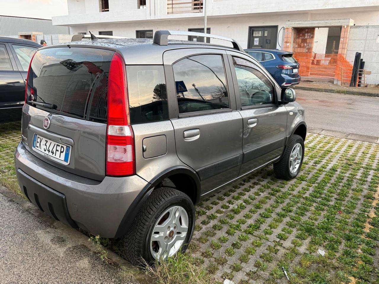 Fiat Panda 1.3 MJT 16V DPF 4x4 Climbing