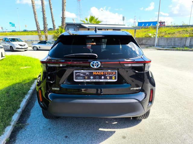 TOYOTA Yaris Cross 1.5 Hybrid 5p. E-CVT AWD-i Business