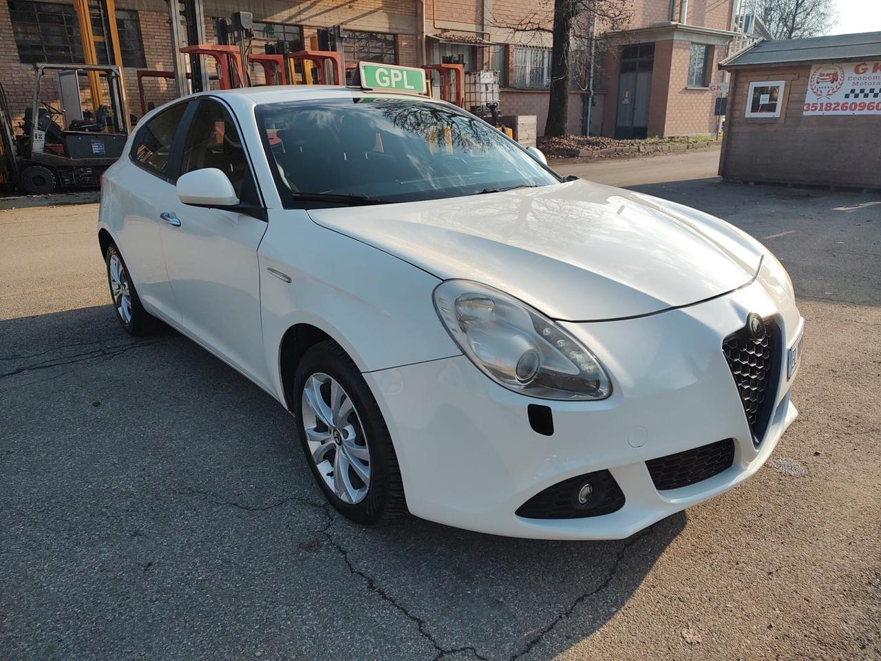 Alfa Romeo Giulietta 1.4 Turbo 120 CV BENZINA\ GPL CON SCADENZA 2032, OK NEOPATENTATI.
