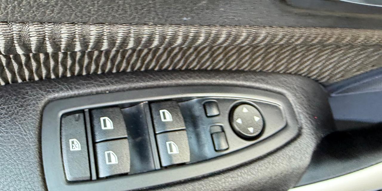 Bmw 116d 5p. Unique