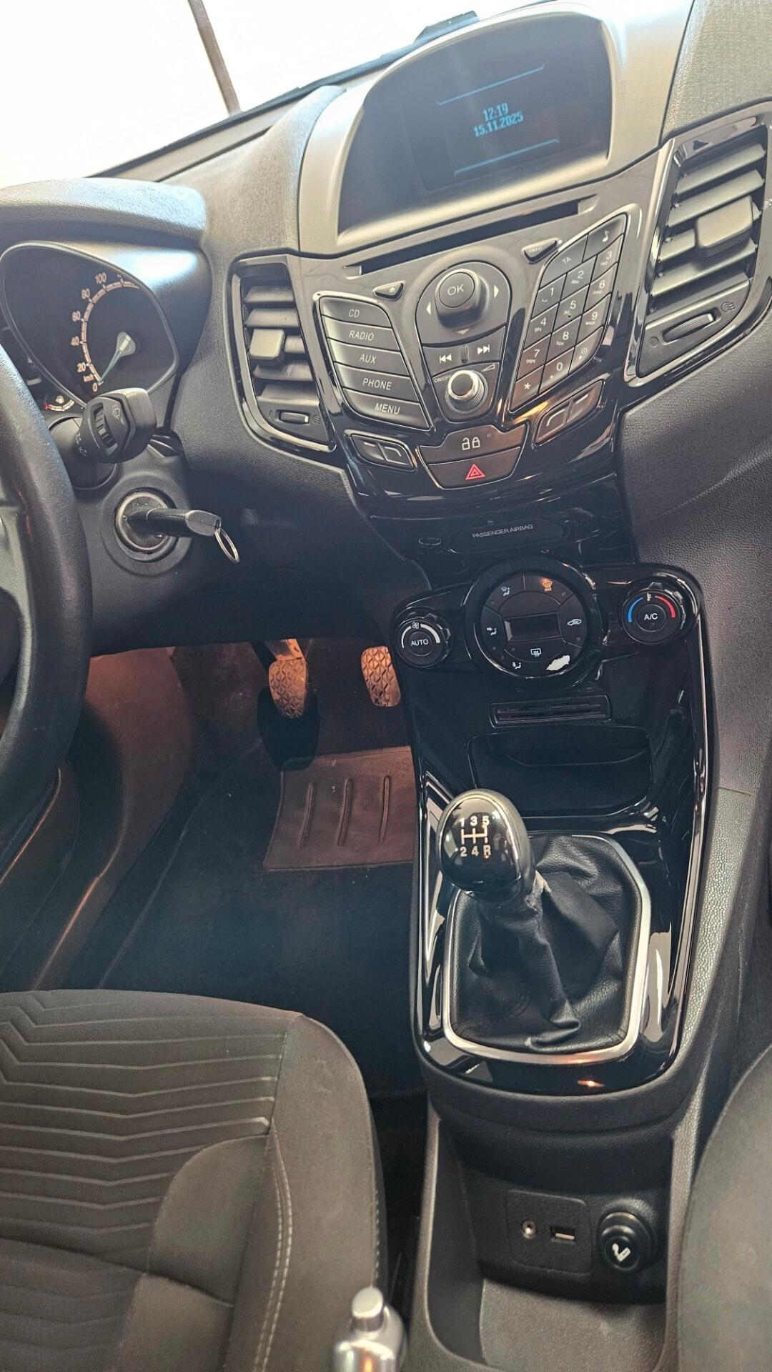 Ford Fiesta 1.5 TDCi 75CV 5 porte Titanium