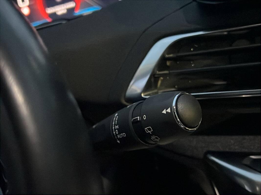 Peugeot 3008 II 1.5 bluehdi Allure Pack 130cv eat8 Con TELECAMERA