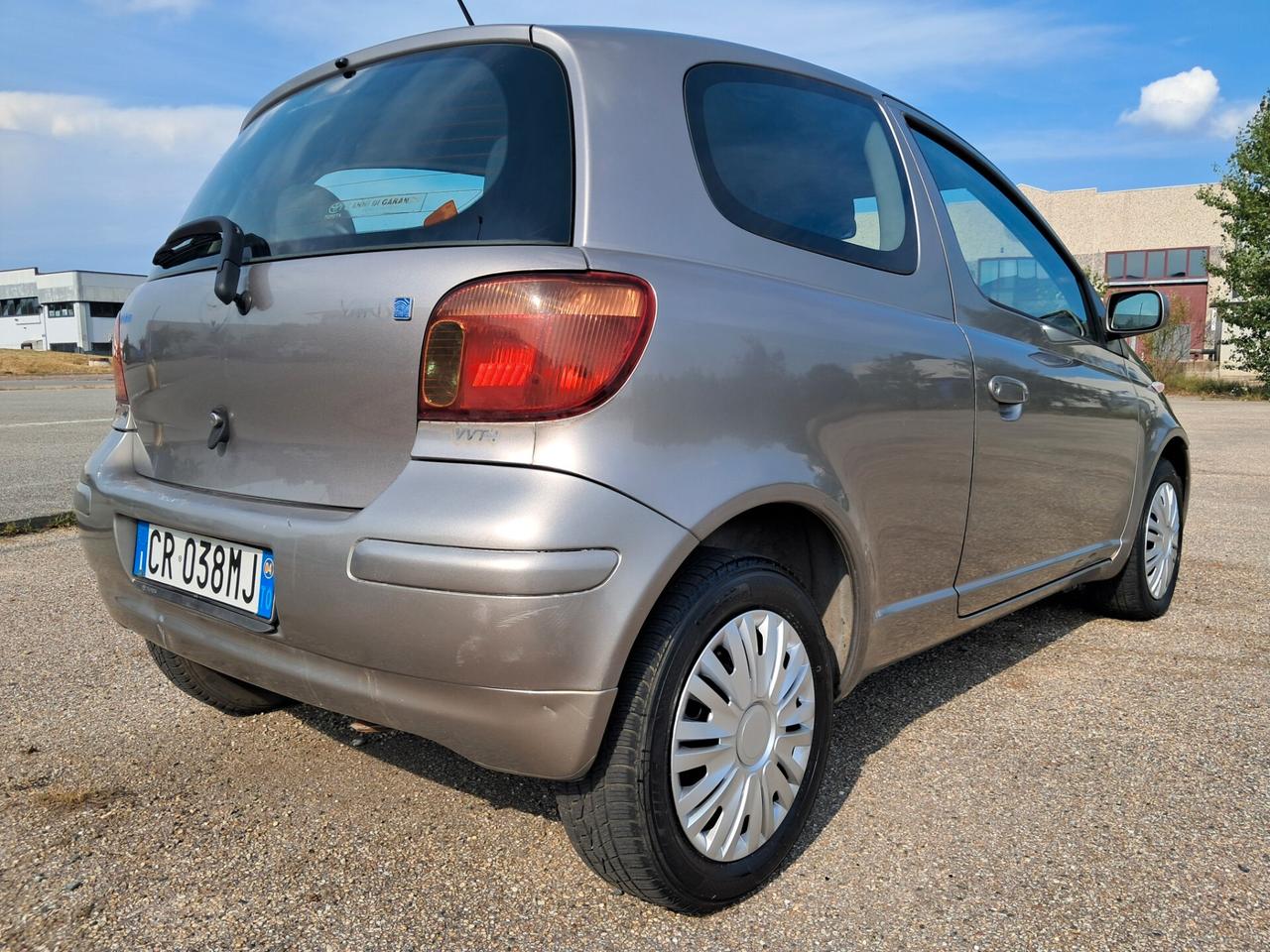 TOYOTA YARIS BENZINA