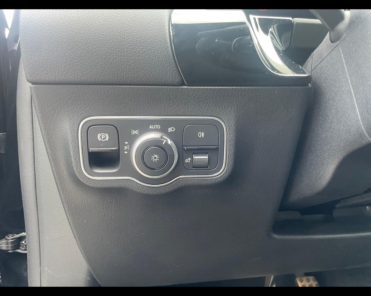 Mercedes-Benz GLA (H247) - GLA 180 d Automatic Premium