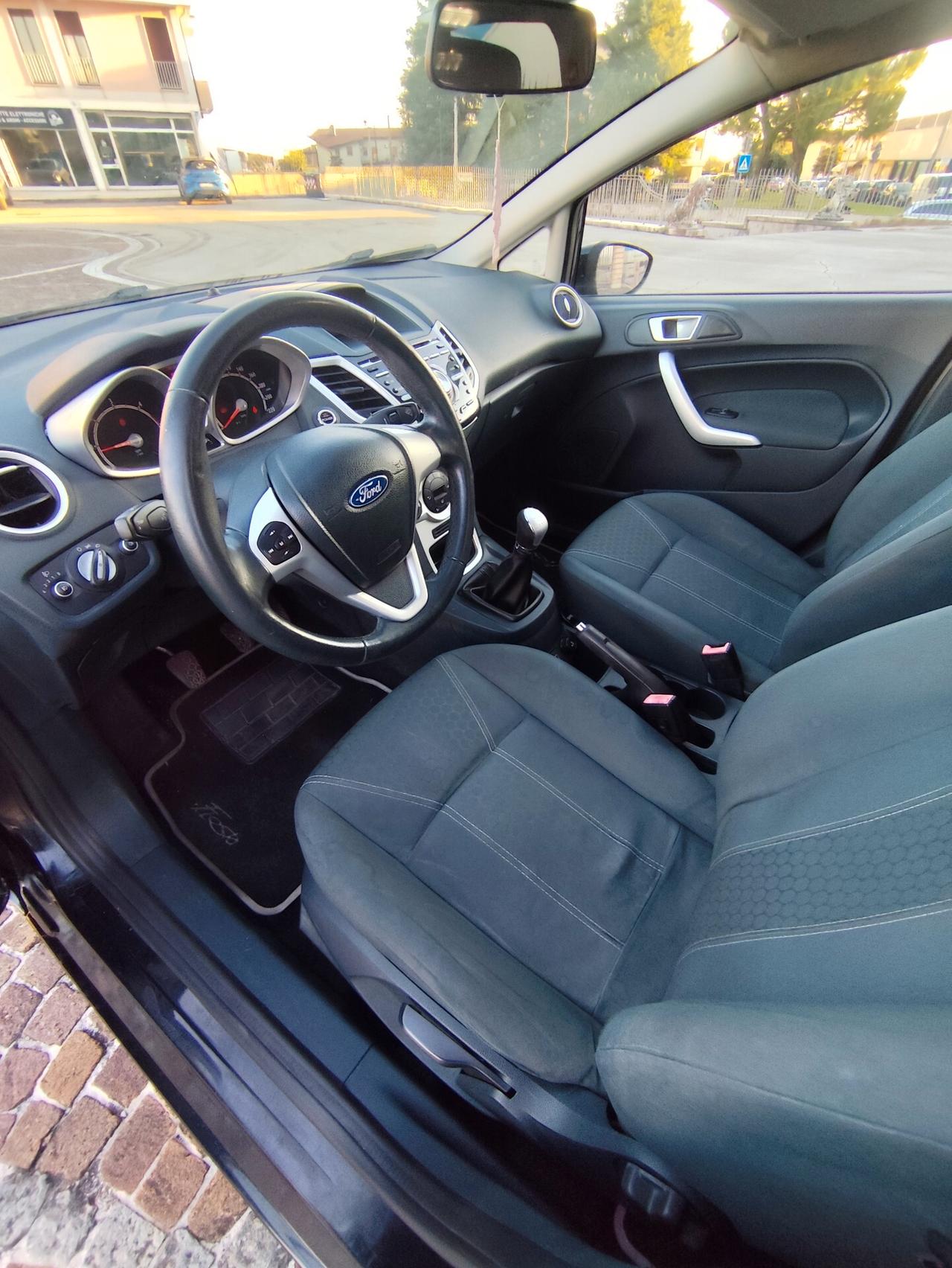 Ford Fiesta 1.6 TDCi 95 CV 5p. Titanium