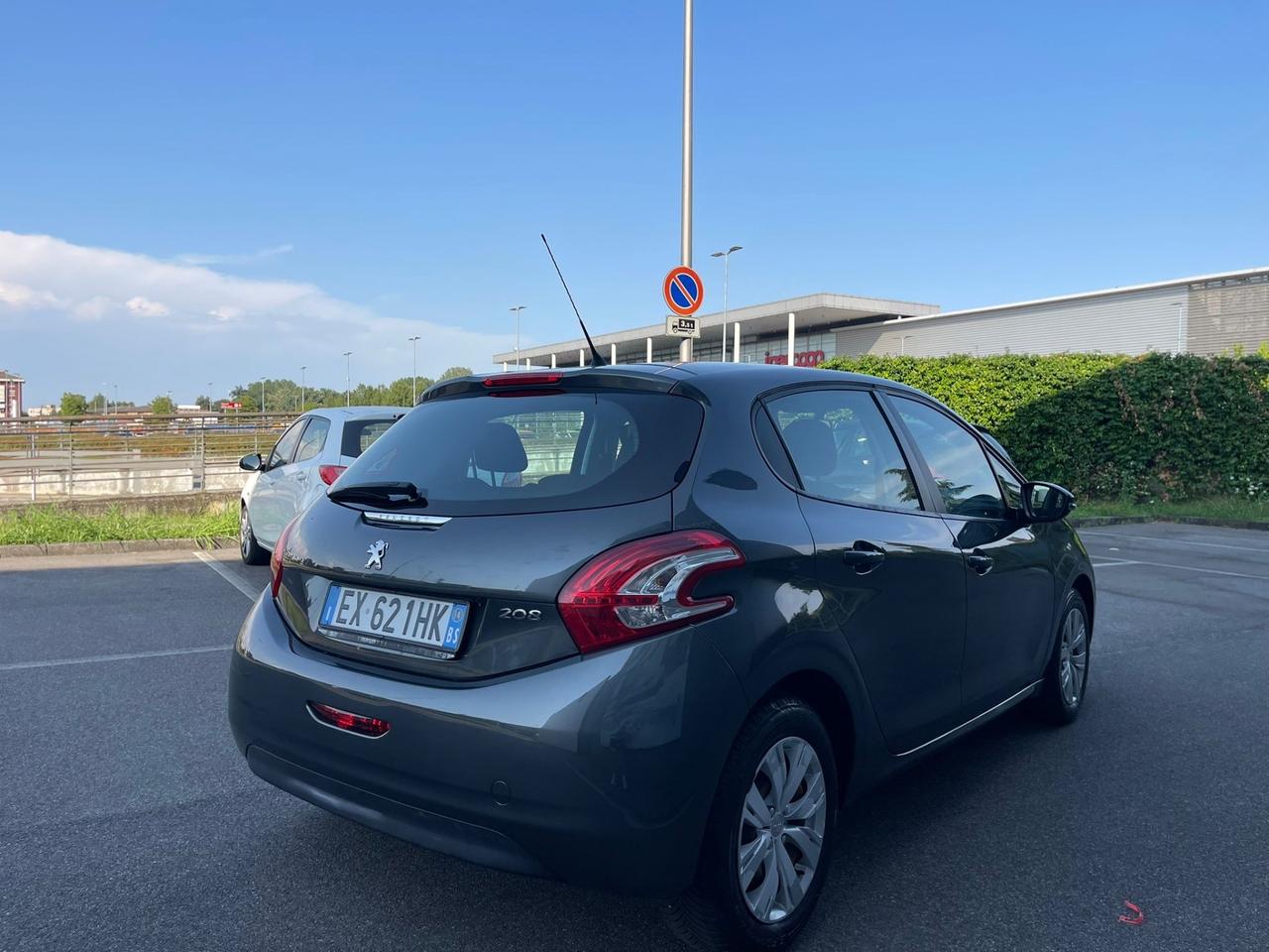 Peugeot 208 PureTech 82 5 porte Allure