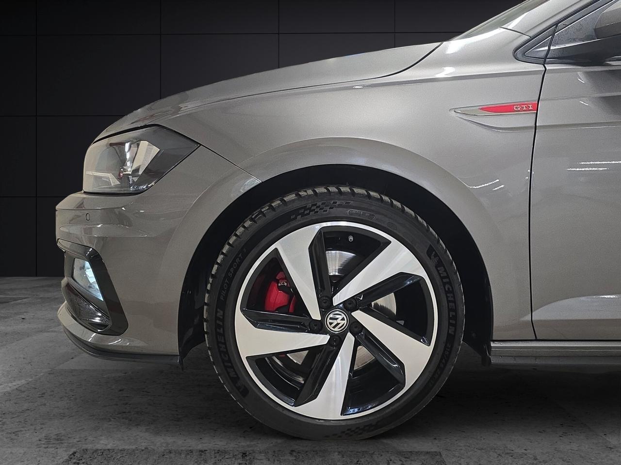 Volkswagen Polo 2.0 TSI DSG GTI