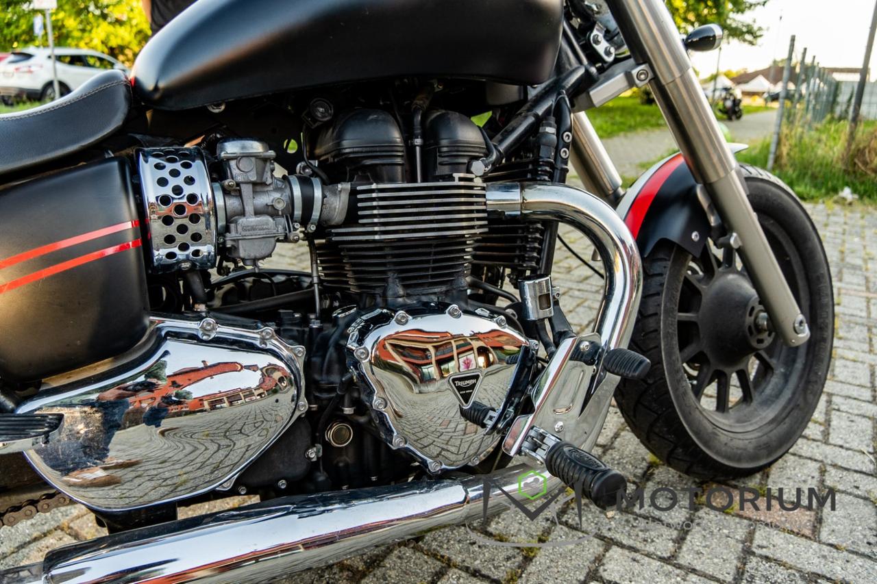 TRIUMPH America 900