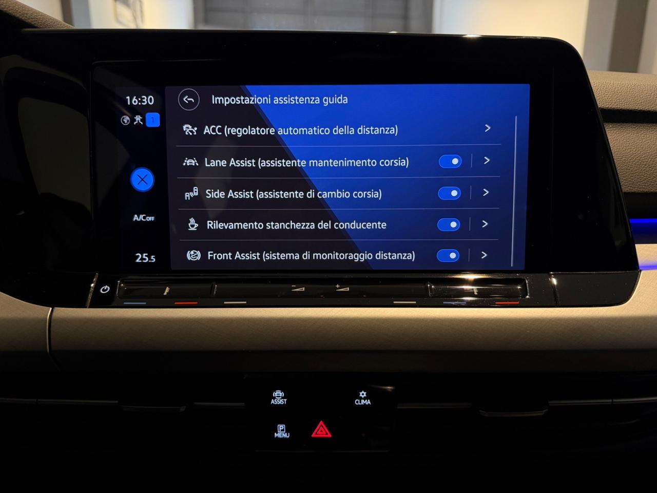 Volkswagen Golf 2.0 Tdi 115CV Life LED/LUCI AMBIE