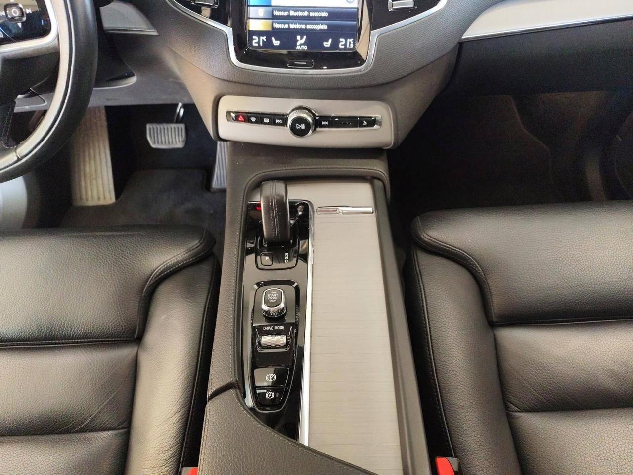 Volvo XC90 2.0 t8 phev R-design awd 303cv 7 Posti