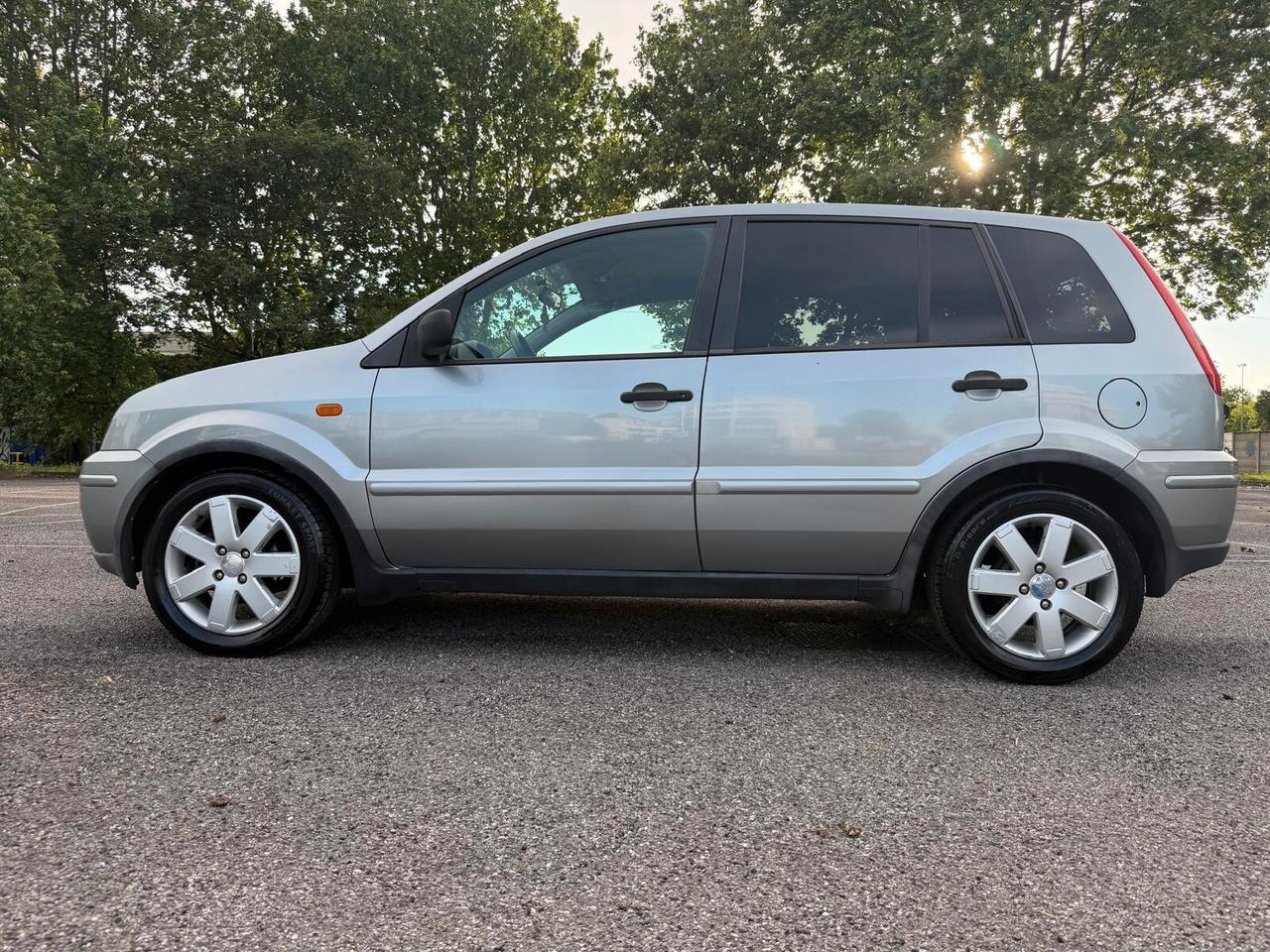 Ford Fusion 1.6 16V 5p. Leather