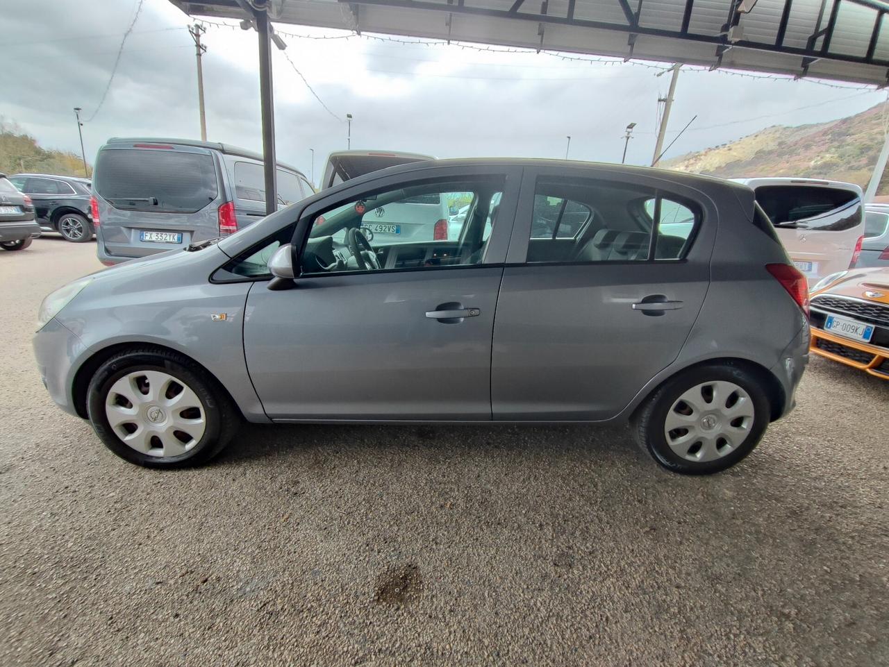 Opel Corsa 1.2 5 porte Cosmo