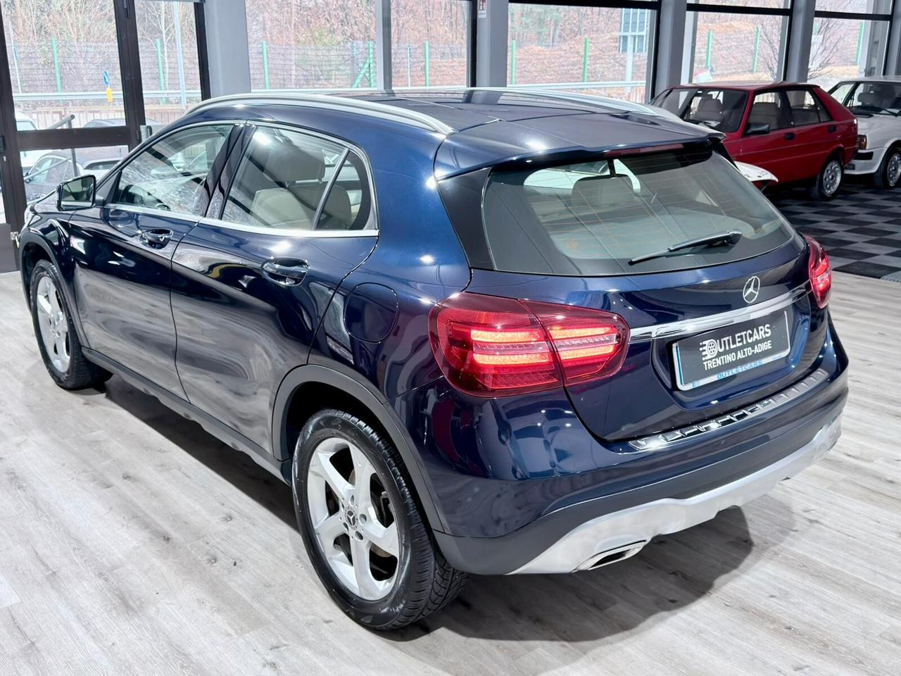 MERCEDES GLA 180d PREMIUM MANUALE 2017